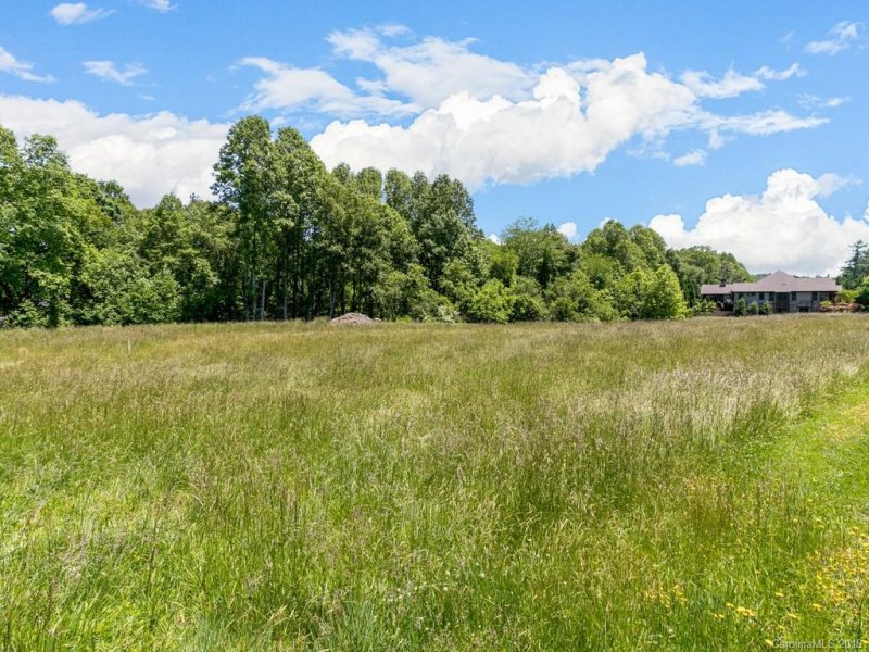 Property image 3 at 610 Skytop Farm Lane, Hendersonville, NC 28791