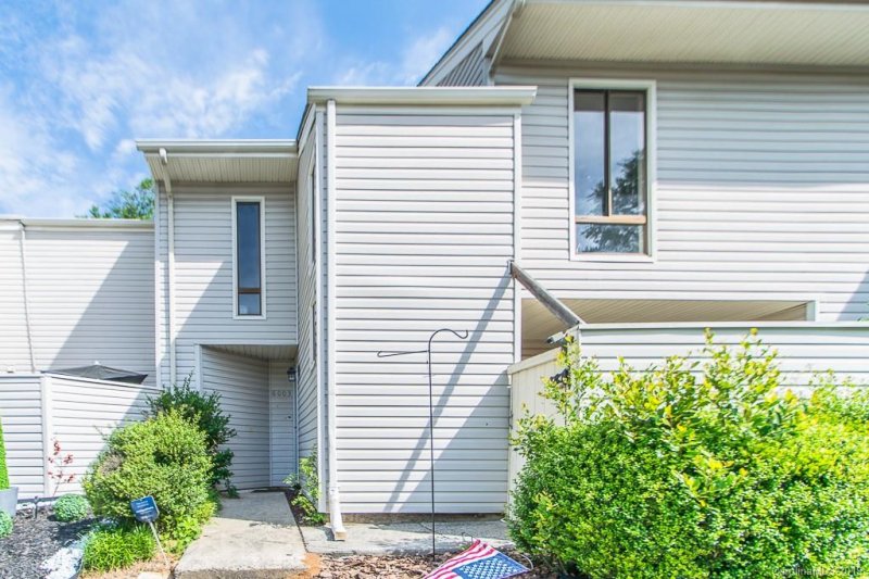 Property image 2 at 8003 Princess Ann Drive, Charlotte, NC 28212