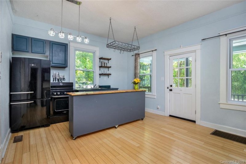 Property image 5 at 20 Wood Avenue, Asheville, NC 28803