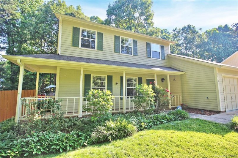 Property image 2 at 7129 Misty Morn Drive, Charlotte, NC 28215