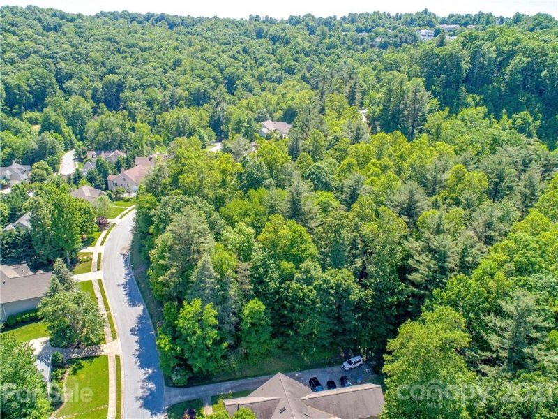 Property image 2 at 110 Mistletoe Trail, Hendersonville, NC 28791