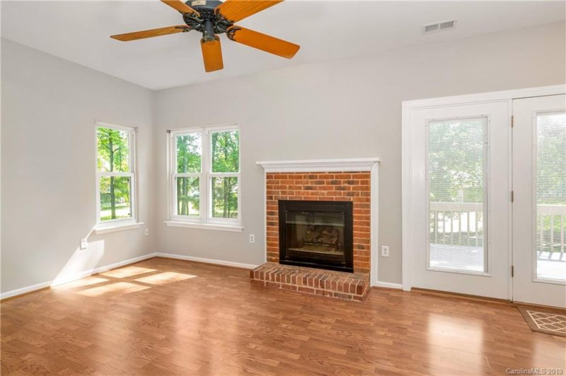 Property image 2 at 705 Wild Oak Court, Charlotte, NC 28216
