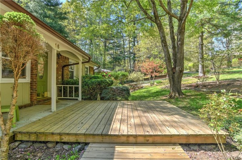 Property image 4 at 16 Hillview Circle, Asheville, NC 28805