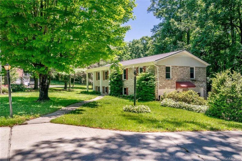 Property image 4 at 222 Castleton Lane, Hendersonville, NC 28791