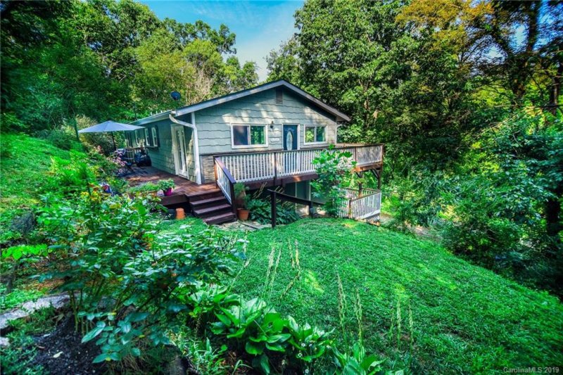 Property image 2 at 31 Arco Road, Asheville, NC 28805