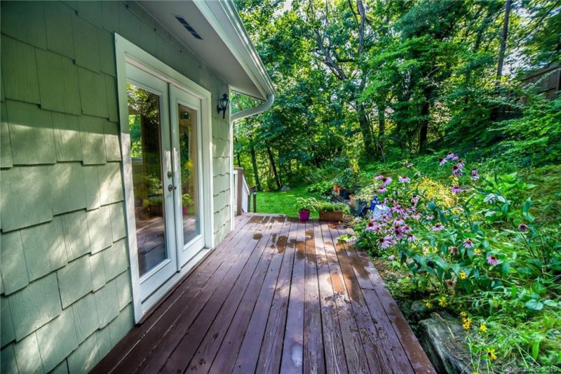 Property image 3 at 31 Arco Road, Asheville, NC 28805