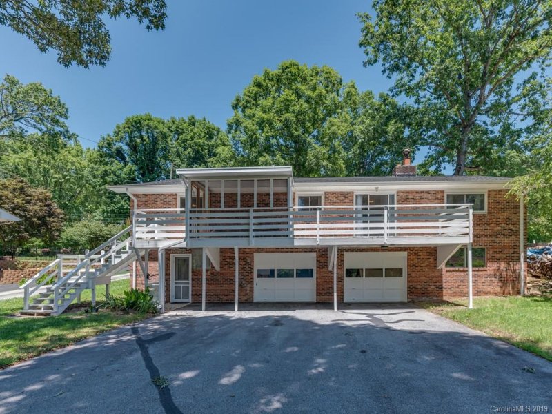 Property image 5 at 435 Hillcrest Circle, Hendersonville, NC 28792