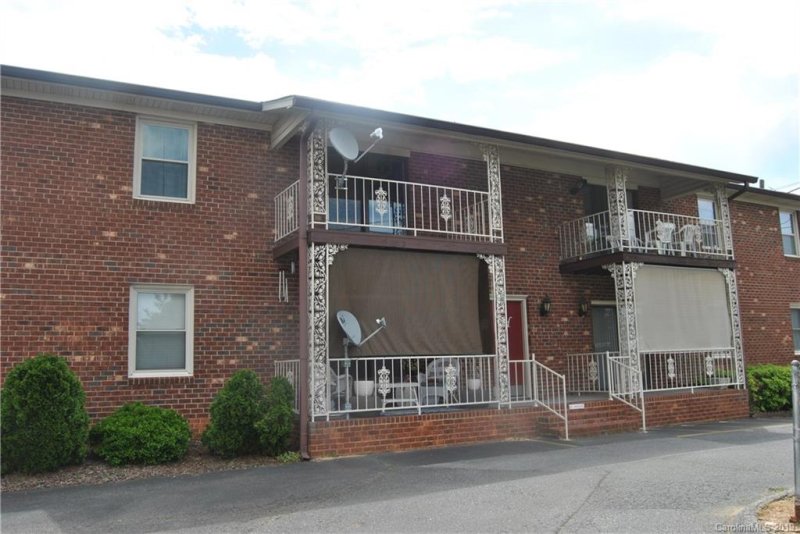 2129 Carriage Woods Lane