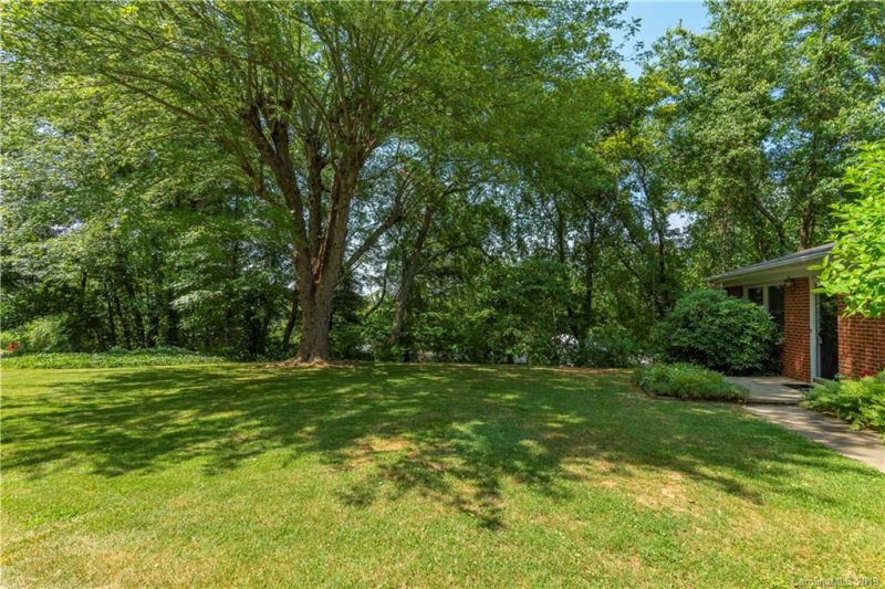 Property image 2 at 157 Mount Carmel Road, Asheville, NC 28806