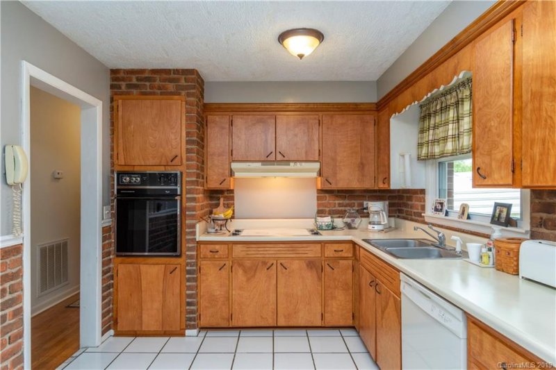 Property image 5 at 157 Mount Carmel Road, Asheville, NC 28806