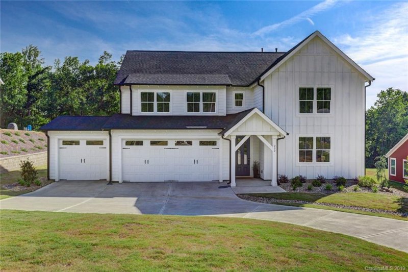 202 Country Lake Drive