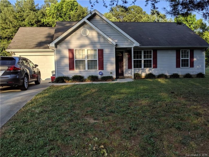 Property image 2 at 1240 Log Cabin Road, Charlotte, NC 28213