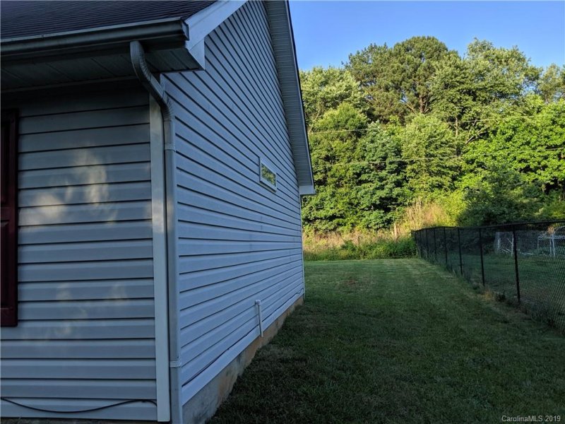 Property image 3 at 1240 Log Cabin Road, Charlotte, NC 28213