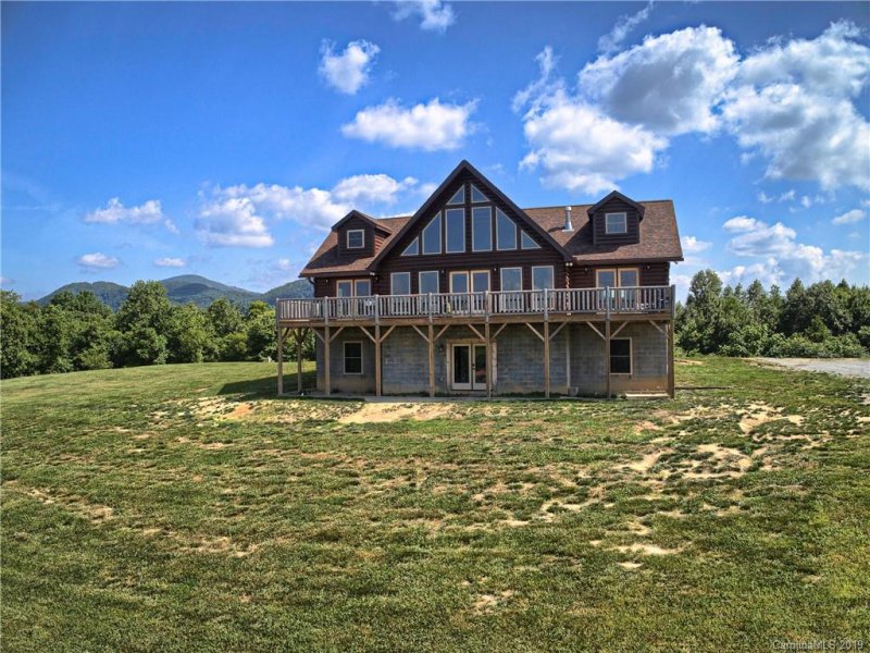 Property image 4 at 126 Grand Oaks Drive, Hendersonville, NC 28792