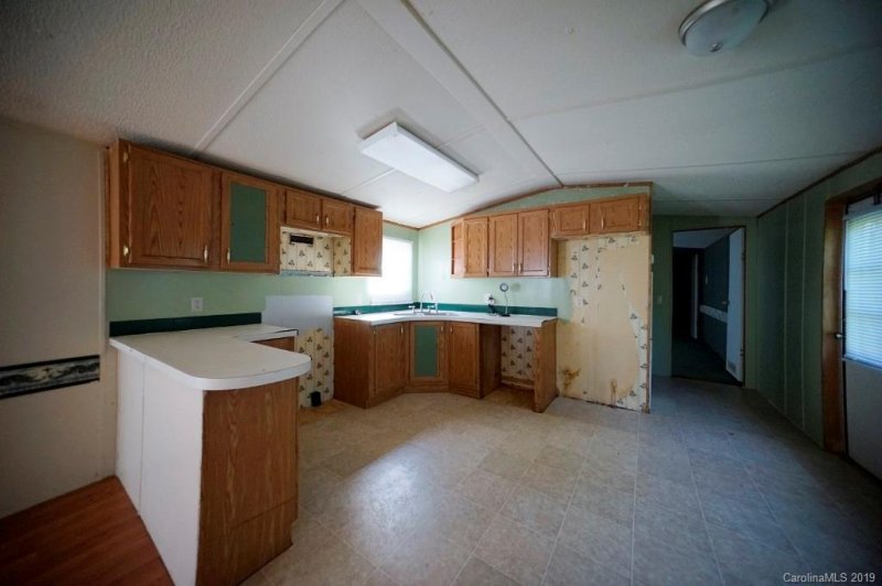 Property image 2 at 165 Cedar Ridge Loop, Statesville, NC 28625