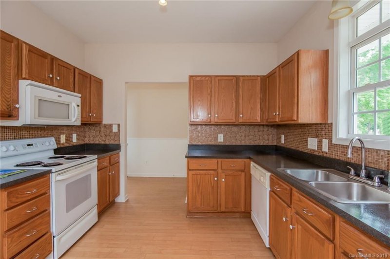 Property image 2 at 6116 Raisin Tree Lane, Charlotte, NC 28215