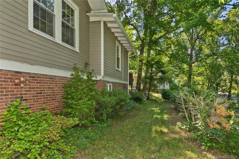 Property image 3 at 22 Parker Road, Asheville, NC 28803