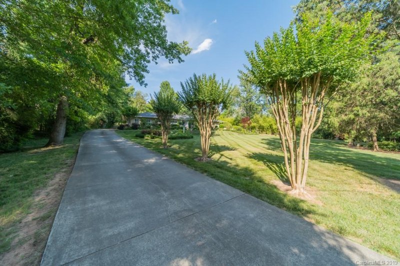 Property image 3 at 4817 Carmel Park Drive, Charlotte, NC 28226