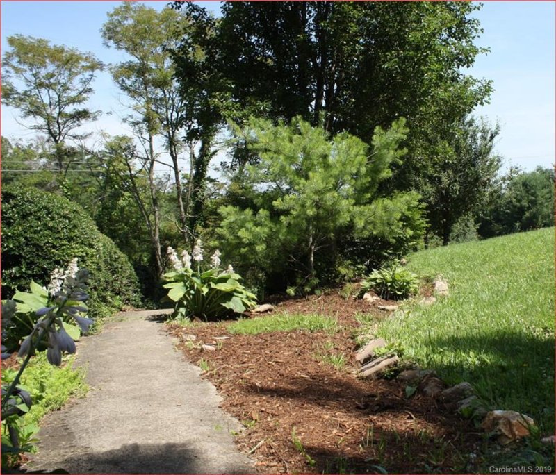 Property image 2 at 10 Clearview Lane, Weaverville, NC 28787