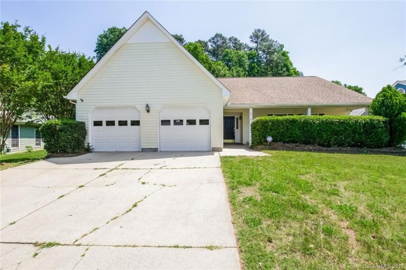 Property image 2 at 4212 Wynborough Lane, Charlotte, NC 28269