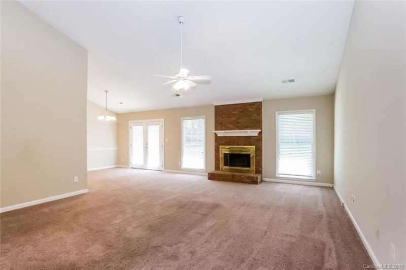 Property image 4 at 4212 Wynborough Lane, Charlotte, NC 28269