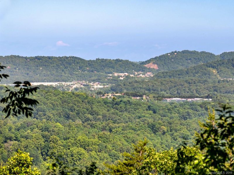 Property image 3 at 128 Stonecrest Drive, Asheville, NC 28803