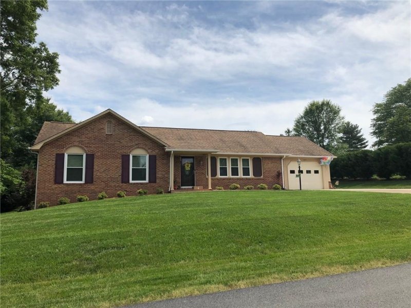 Property image 3 at 2111 Derby Street, Hickory, NC 28602