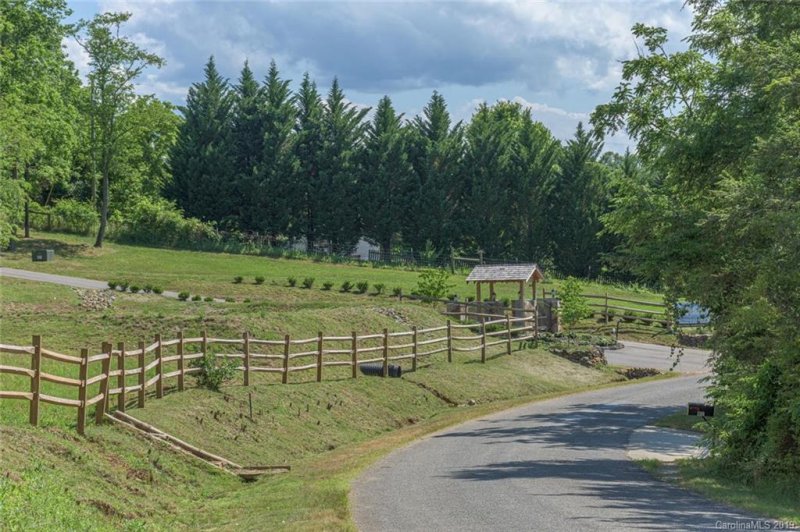 Property image 5 at 135 Saddle Ridge Drive, Alexander, NC 28701