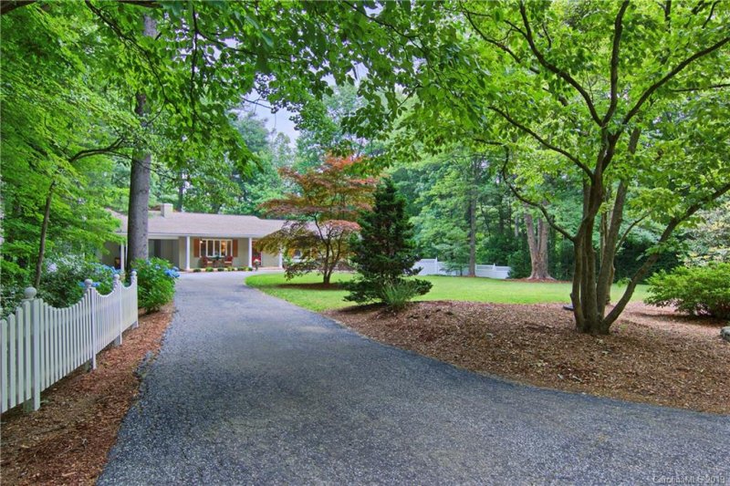 Property image 3 at 324 Baystone Drive, Hendersonville, NC 28791