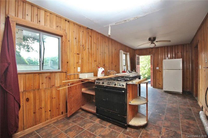 Property image 5 at 412 E Walnut Avenue, Gastonia, NC 28054