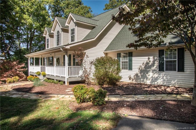 Property image 2 at 117 Sunny Ridge Drive, Asheville, NC 28804