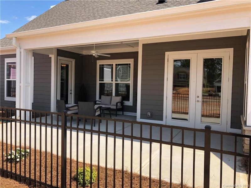 Property image 3 at 1002 Magnolia Trace, Matthews, NC 28104