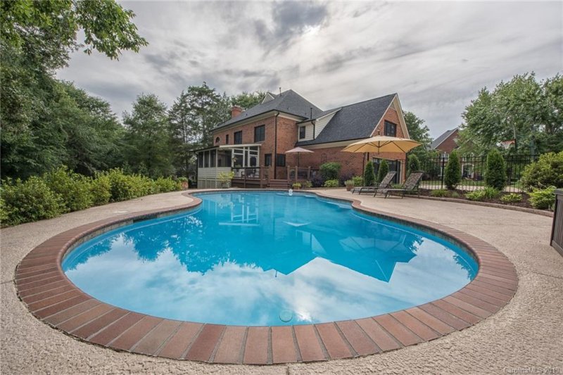 10707 Maryfield Lane