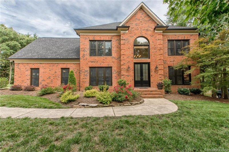 Property image 2 at 10707 Maryfield Lane, Charlotte, NC 28277