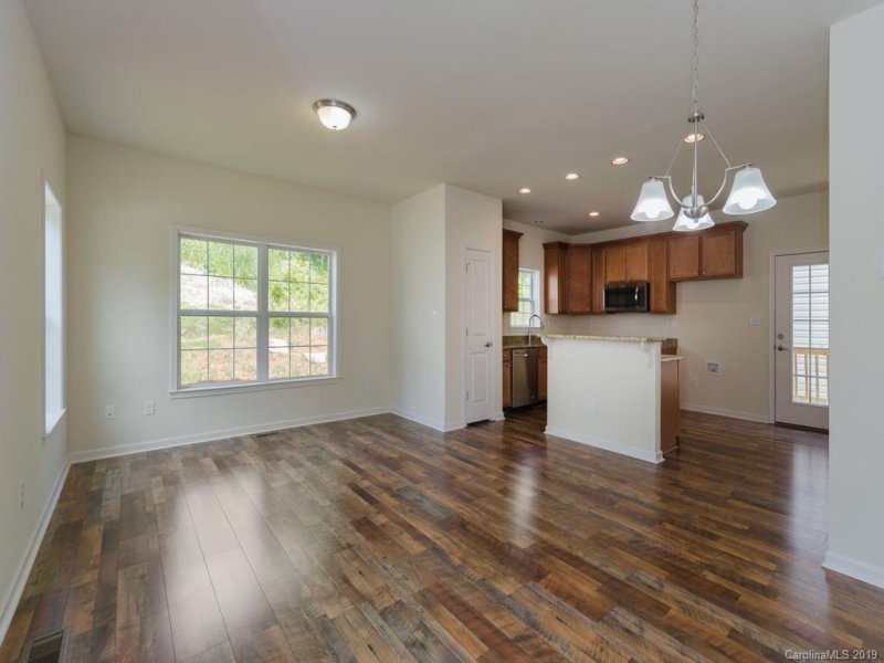 Property image 3 at 2 Willow Shade Drive, Asheville, NC 28806