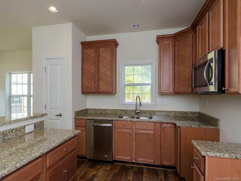 Property image 4 at 2 Willow Shade Drive, Asheville, NC 28806