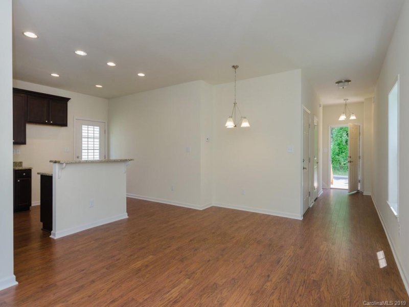 Property image 2 at 6 Willow Shade Drive, Asheville, NC 28806