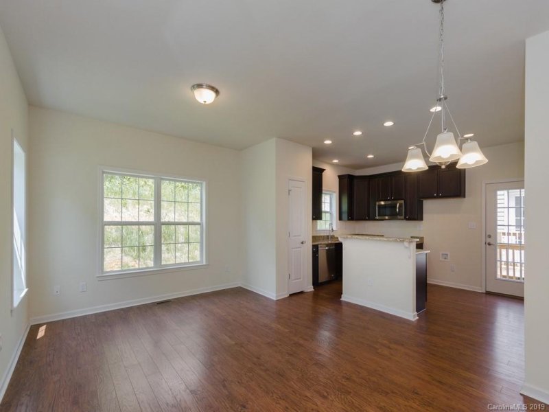 Property image 3 at 6 Willow Shade Drive, Asheville, NC 28806