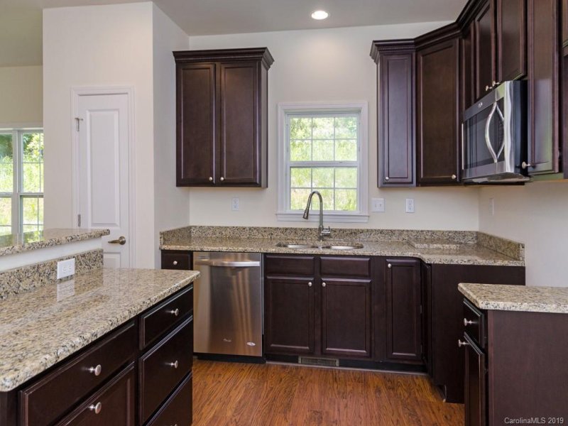 Property image 4 at 6 Willow Shade Drive, Asheville, NC 28806