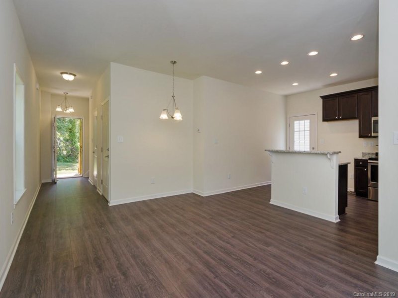 Property image 2 at 8 Willow Shade Drive, Asheville, NC 28806