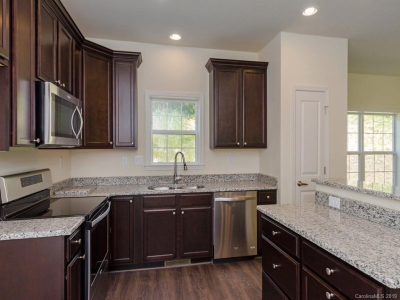 Property image 4 at 8 Willow Shade Drive, Asheville, NC 28806