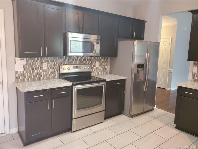 Property image 4 at 8405 Ewen Circle, Charlotte, NC 28269