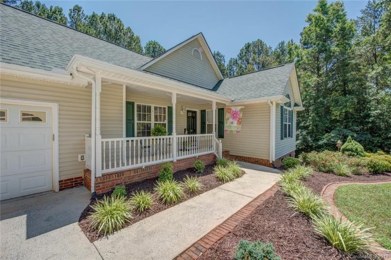 Property image 3 at 515 Sara Court, Gastonia, NC 28052