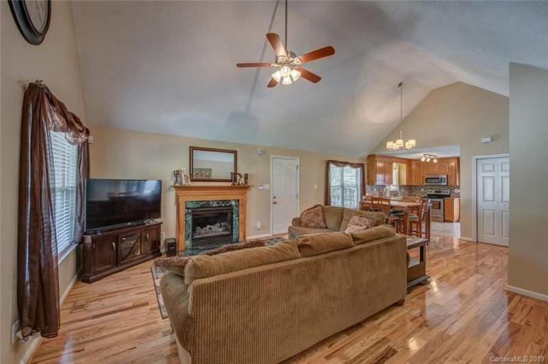 Property image 5 at 515 Sara Court, Gastonia, NC 28052