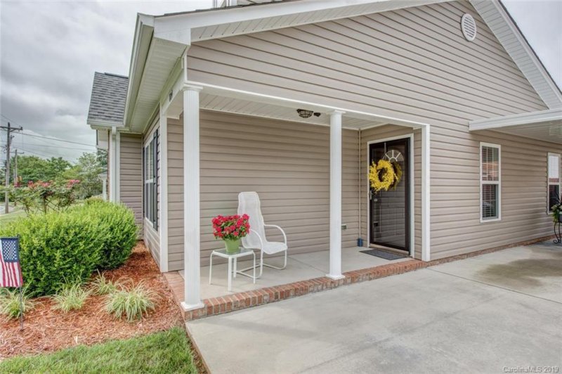 Property image 4 at 804 E Catawba Street, Belmont, NC 28012