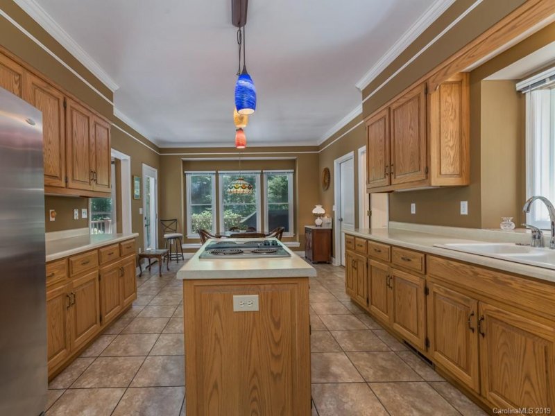 Property image 5 at 22 Oak Gate Drive, Hendersonville, NC 28739