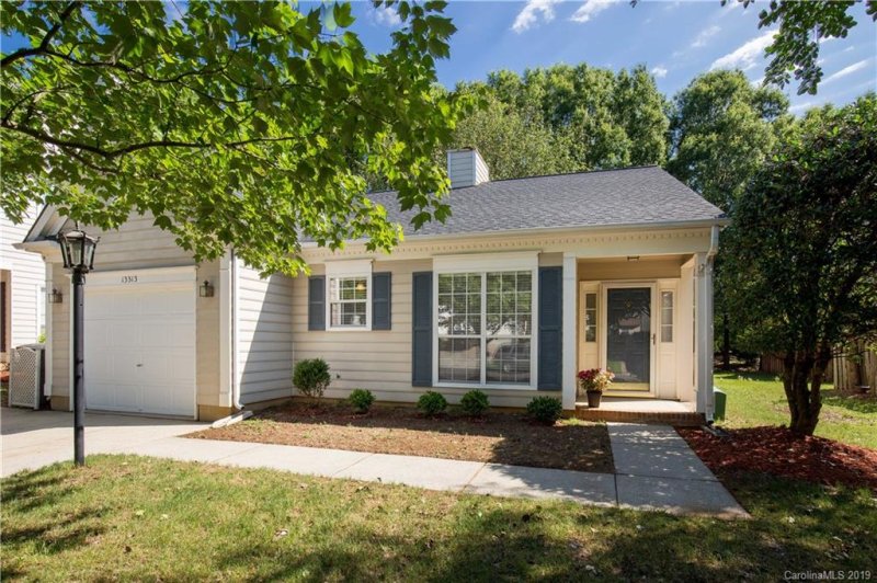 13313 Lampmeade Lane