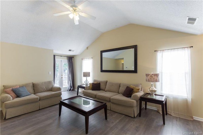 Property image 4 at 13313 Lampmeade Lane, Charlotte, NC 28273