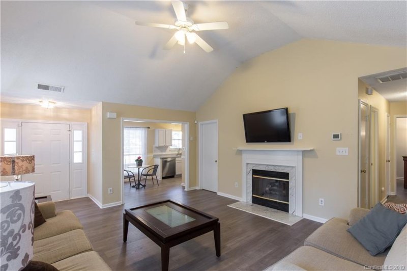 Property image 5 at 13313 Lampmeade Lane, Charlotte, NC 28273