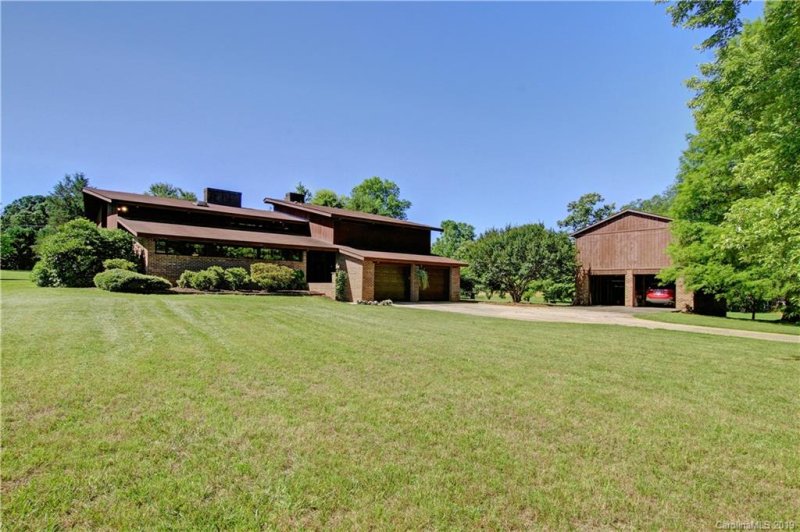 Property image 3 at 190 Country Drive, Statesville, NC 28625